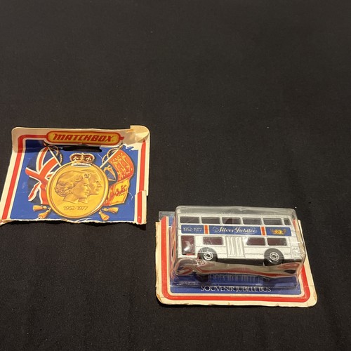 Lesney Matchbox 1977 MB17C LONDON BUS SILVER JUBILEE 1952-77 - Picture 2 of 4