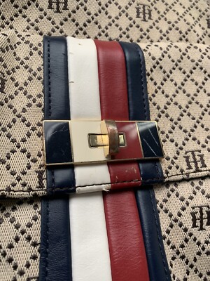 Tommy Hilfiger  display picture 1