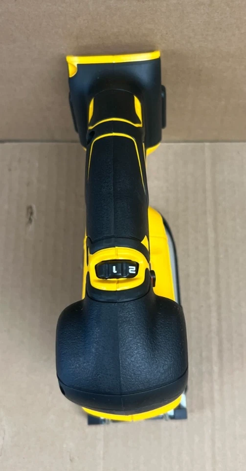 [Caja abierta] (DCS334B) Rompecabezas inalámbrico DeWalt 20V MAX XR - Solo herramienta Foto 3 de 3