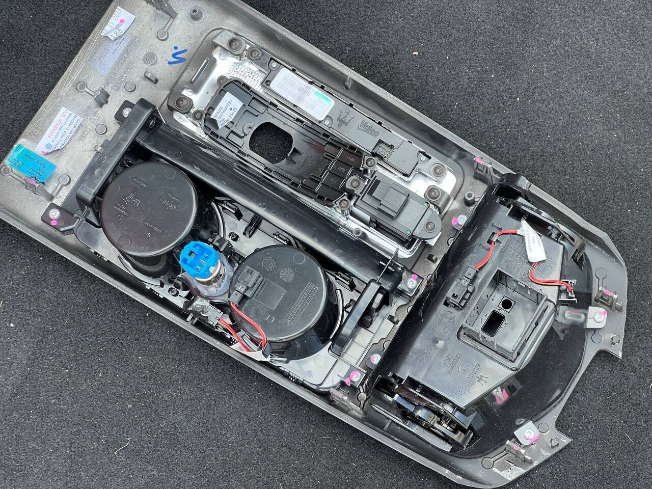 Maserati Ghibli OEM Center Console Glove Box Compartment Carbon Trim – 673000333