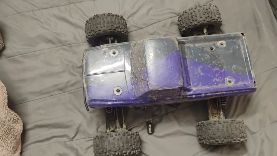 Tekno TKR5603 1/10 Scale Monster Truck Kit - Blue - Image 2 of 4