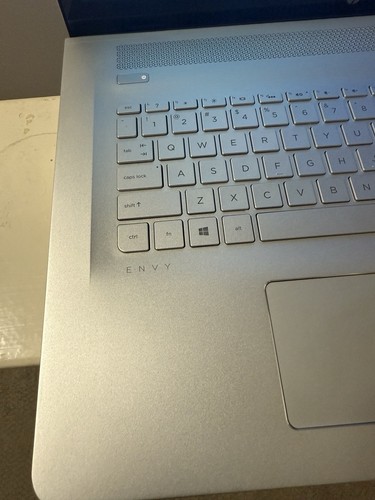 HP Envy 17 - FHD - i7-8550U - 16GB RAM - 2TB SSD - NVIDIA GEFORCE MX150 Silver - Picture 9 of 24