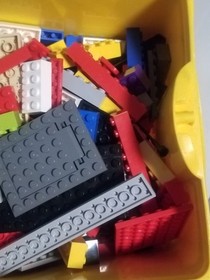 LEGOS 10696 Classic Medium Yellow Brick Box 750+ In EUC Nice Please View ALL 