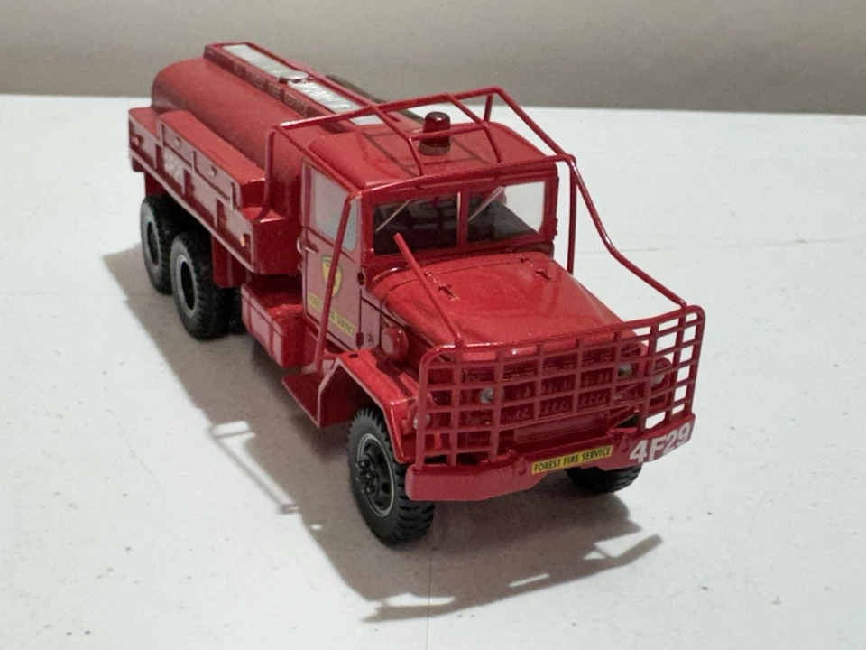 CORGI US50207 M35 2.5 TON BRUSH TRUCK NEW JERSEY FOREST FIRE SERVICE - 1:50 RED - Image 2 of 4
