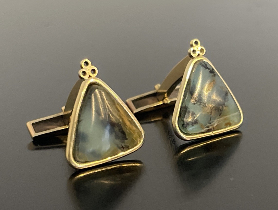 18K Solid Yellow Gold Moss Agate Triangular Cuffl… - image 2