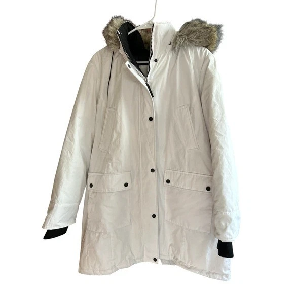 Abrigo parka Andrew Marc XXL blanco de invierno con capucha de piel sintética para mujer Foto 2 de 4