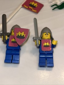 6- 1978 Lego Yellow Castle Knight Minifigure Purple Sticker Crown RARE 375 6075