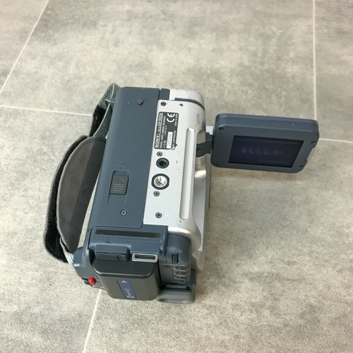 Sony DCR-TRV255 Digital8 Tape Digital Video Camera HANDYCAM + 2 x Batteries - Picture 10 of 11