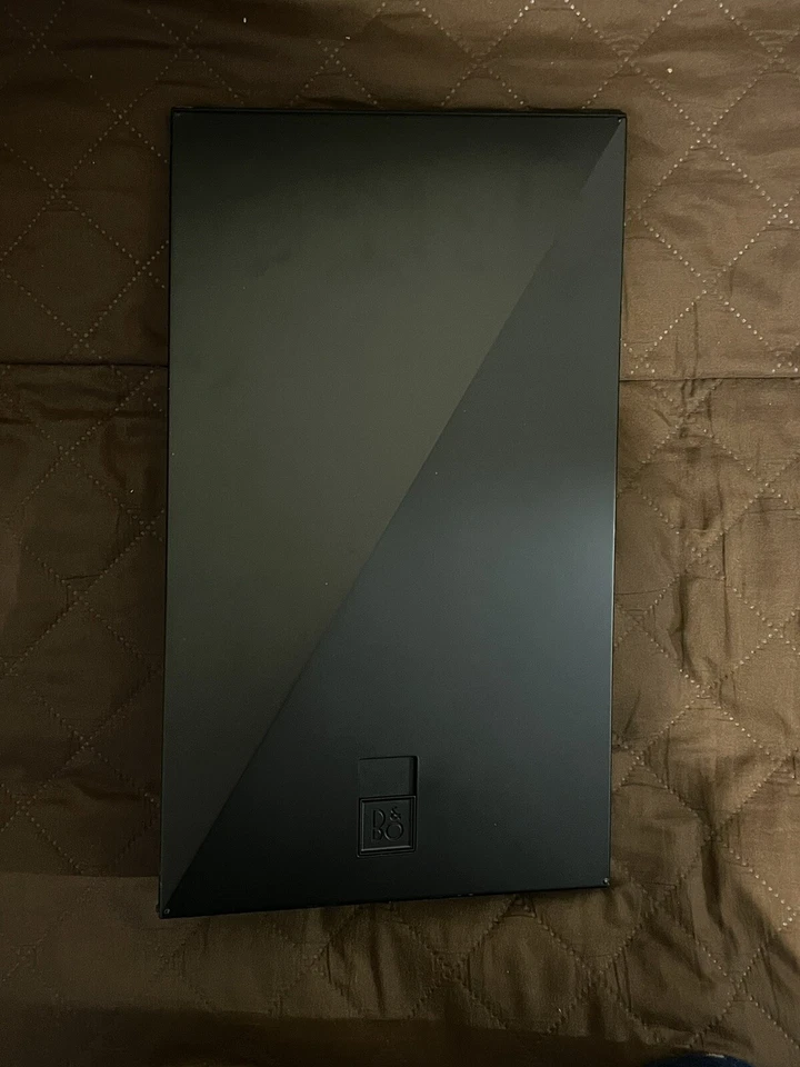 Sistema de sonido portátil Bang & Olufsen BeoPlay A3 para iPad en negro Foto 2 de 2