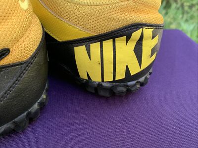 Nike Mens Rare Nike5 Bomba TF BUMBLEBEE Yellow Black Indoor Shoes