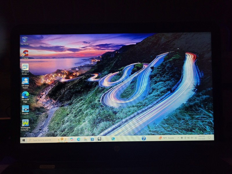 hp Model 15-g070nr: 15.6" w/Webcam, 8gb, 500gb, Windows 10 Home, good battery...