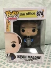 FUNKO POP! TELEVISION / THE OFFICE / KEVIN MALONE #874 / COMES IN PROTECTOR