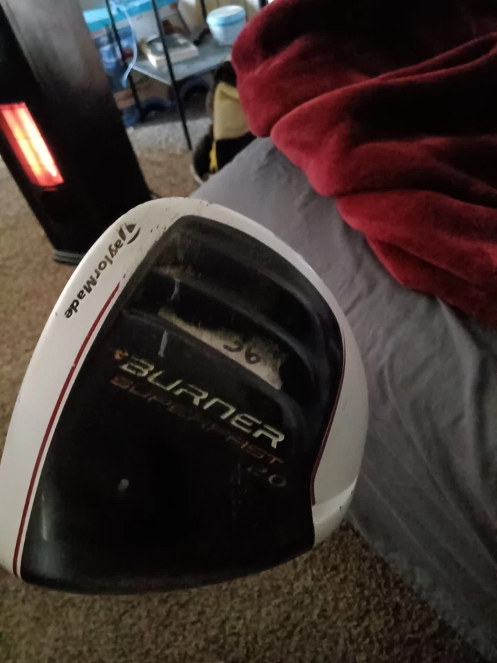 Club de Golf Regular TaylorMade Burner Superfast 2.0 Driver 10.5* R-Flex Graphite Foto 2 de 4