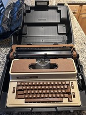 Silver-Reed Electric Typewriter Portable with Carrying Case and Power Cable thumbnail