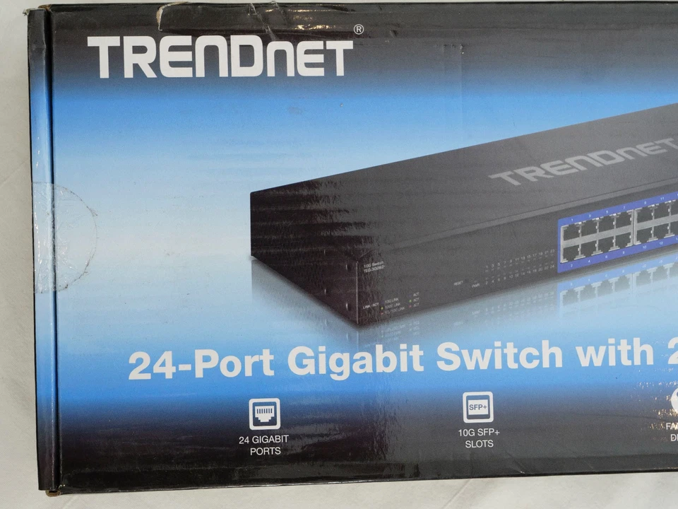 NEW TRENDnet TEG-30262 A - 24-port Gigabit Switch with 2x 10G SFP+Slots V1.1R - Image 3 of 4