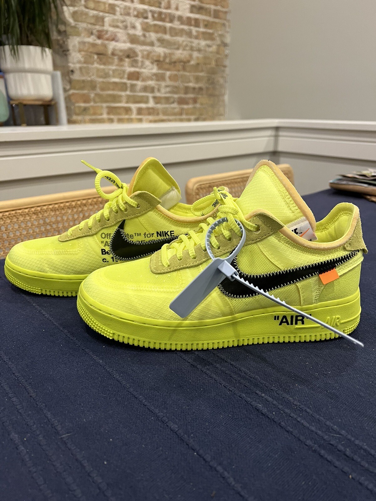 OFF WHITE X NIKE Taglia 7 Nike Air Force 1 Low x BIANCO SPORCO Volt 2018