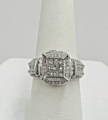 10K White Gold 1.00tcw Halo Diamond Illusion Ring Size 7