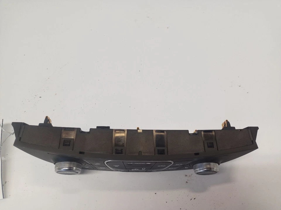 Control de temperatura del tablero GM 23413285 Opt KA1 de 2017 Chevrolet Volt 11952141 Foto 4 de 4