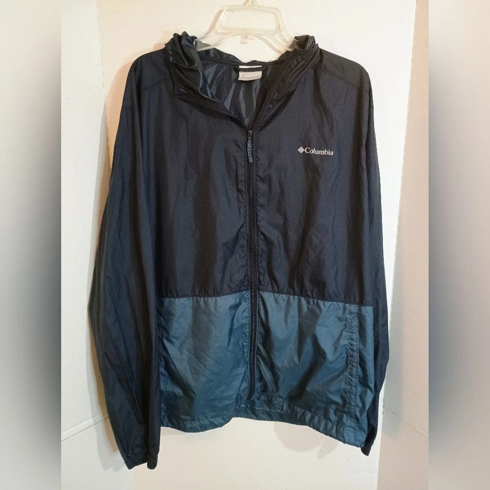 Columbia Windbreaker Size Large