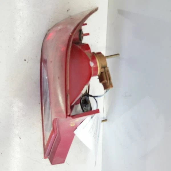 2000-2001, Ford Focus, luz trasera izquierda conductor sedán, número de pieza - 1S4X-13405-BA Foto 2 de 4