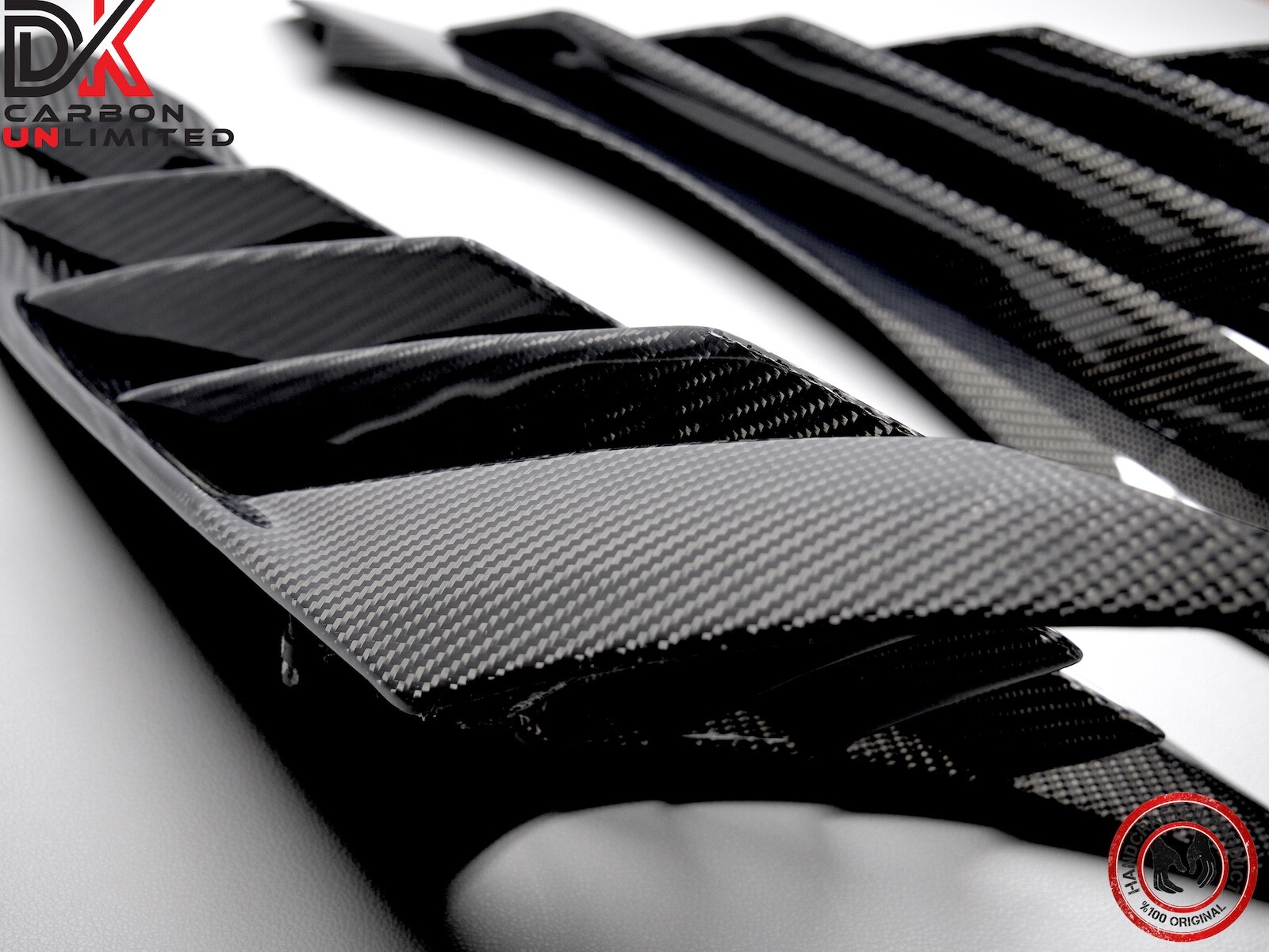 Aston Martin DBS Superleggera Gloss Finish Carbon Fiber Fender Louvres Vents
