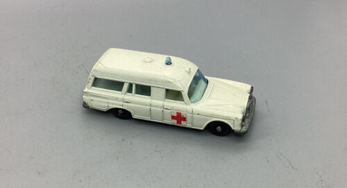 Vintage Matchbox Lesney No. 3 Mercedes Benz "Binz" Ambulance - Picture 1 of 8