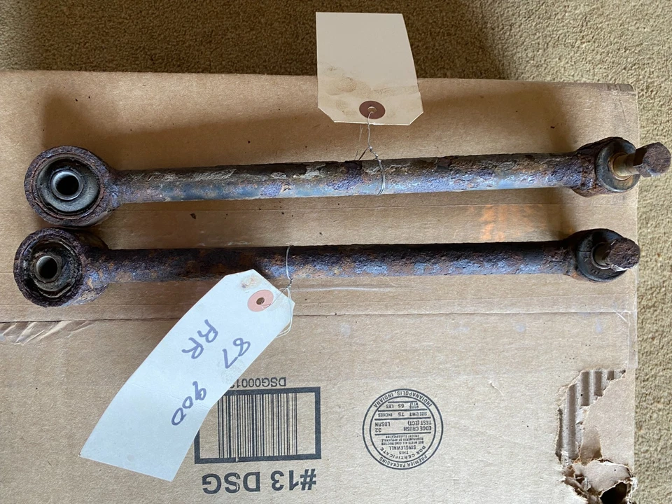 Brazos de arrastre (par) con casquillos para Saab 900 1986-93     Foto 2 de 4