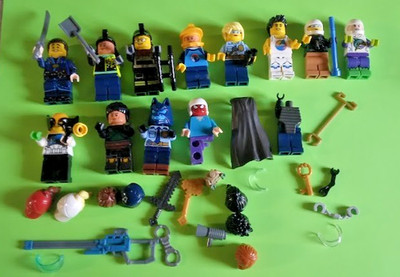 LEGO mini Figurines Mixed collections w tools & accessories