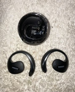 MINISO~earbuds~wireless~blue Tooth~black~mint Condition ~ship From CA