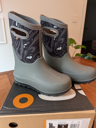 BOGS Neo Classic Spoky Gray Multi Boots - Kids Size 3 - Slightly Used