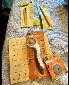 Fiskars Quilting Rotary Cutters, Fiskars Spin Mat, Replacement Blades