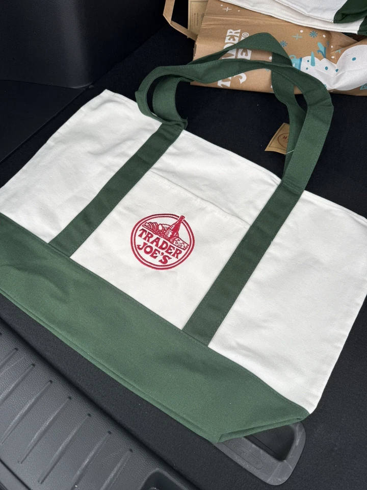 Trader Joe's Limited Edition Green Tote Bag (Only Just Released) Brand New. UK - Image 4 of 4