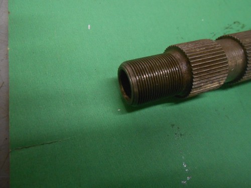 JAGUAR MK2, S TYPE, 420 AND DAIMLER V8 250 STEERING COLUMN TOP SPLINED SHAFT - Picture 2 of 3