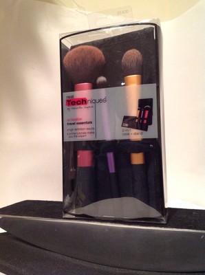 real Techniques ON LOCATION TRAVEL ESSENTIALS Foundation Multi Task Shadow Brush