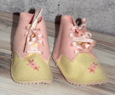 VINTAGE 100 WOOL FELT BABY SHOES BOOTIES Pink Yellow Embroidered B64