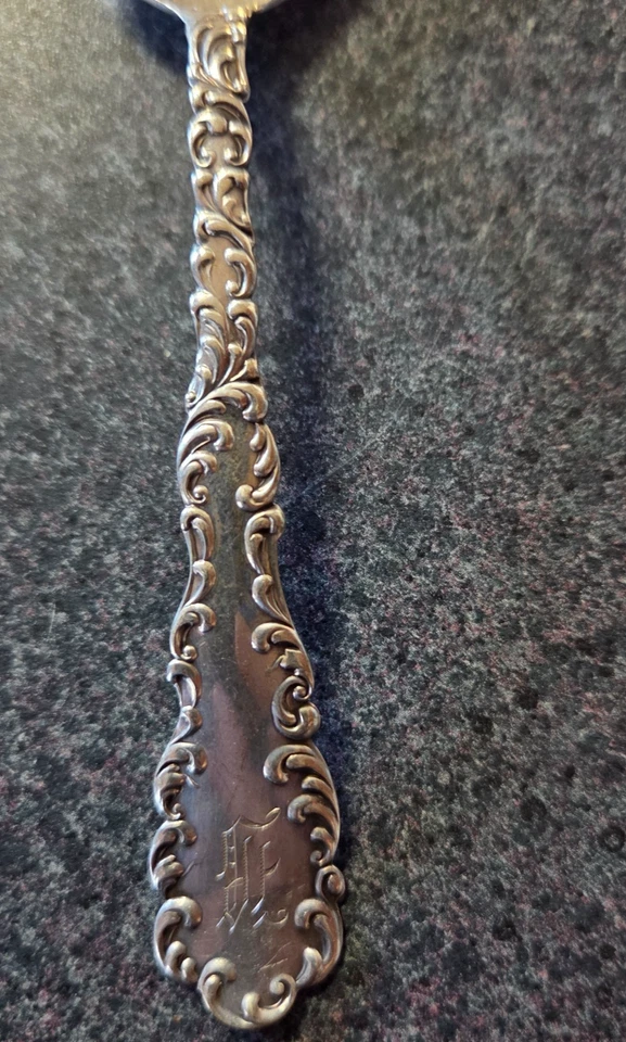 Cucharadita Wallace “Waverly” Plata Esterlina 1890 Patrón de Pergamino Ornado Monograma E Foto 3 de 4