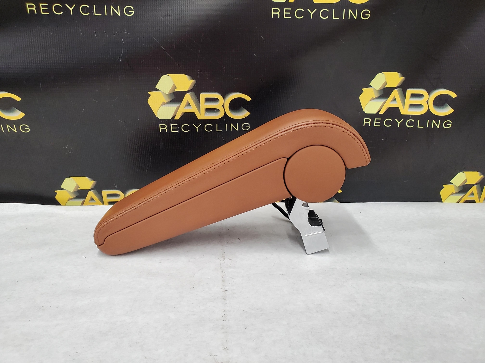 2007 Bentley Flying Spur Left LH Center Console Armrest Assembly (Saddle) OEM