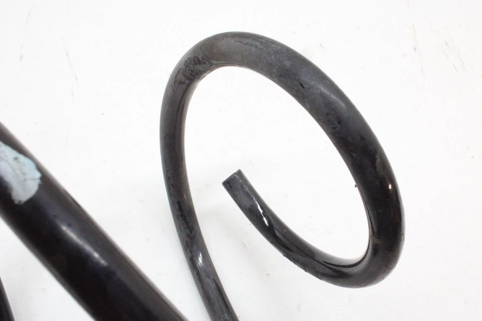 Muelle helicoidal delantero derecho Subaru Impreza 2022 OEM 17 18 19 20 21 22 Foto 4 de 4