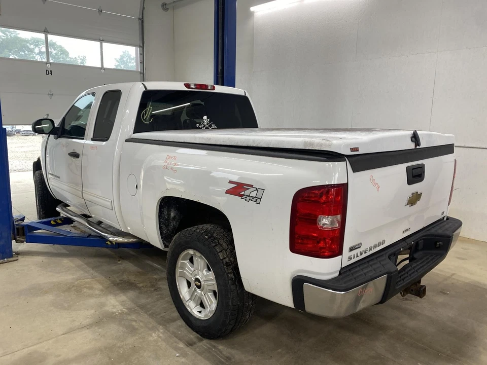 Used Front Left Seat Belt Front fits: 2009 Chevrolet Silverado 1500 pickup bucke - Image 2 of 4