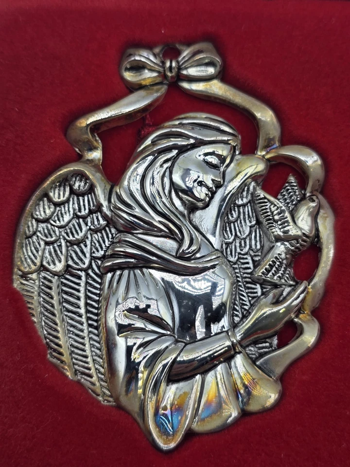 Conjunto de 3 enfeites de Natal de anjo folheados a prata Gorham 1831 SKU#6212476 - Imagem 3 de 4