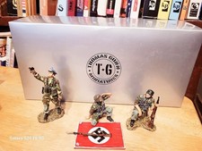 THOMAS GUNN TGM009A WW2 GERMAN STUKAS ABOVE FIGURE SET IN BOX