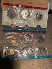 1972 US Mint Set ~ 11 monete ~ P & D ~ non circolate, in ottime condizioni.