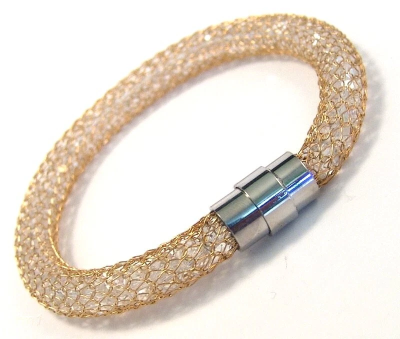 Brazalete brazalete de malla de acero quirúrgico PVD de oro amarillo cuentas facetadas cierre magnético Foto 2 de 3