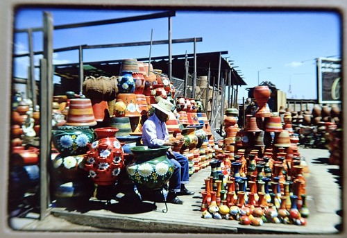 1970s 26 Orig 35mm Slides Tijuana Mexico Street Vendors Pottery Black Velvet MP - Picture 3 of 21