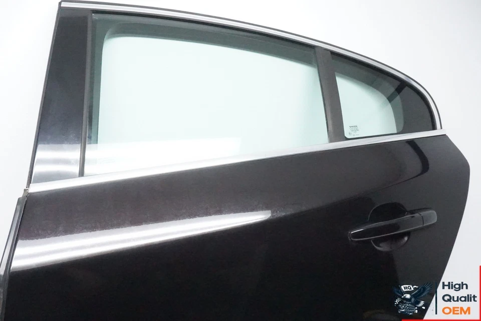 Volvo S60 2011-2018 puerta trasera izquierda lado conductor OEM Foto 2 de 4