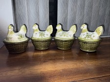 Juego de 4 gallinas de cerámica portuguesas SECLA en nido pintadas a mano, vintage
