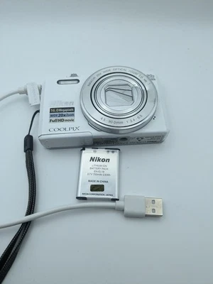 Nikon COOLPIX S7000 (Weiß) – Defekt Display - Bild 1 von 4