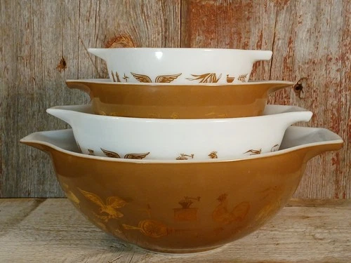 Vtg. Set of 4 Pyrex Early American Cinderella Nesting Mixing Bowls 441-444