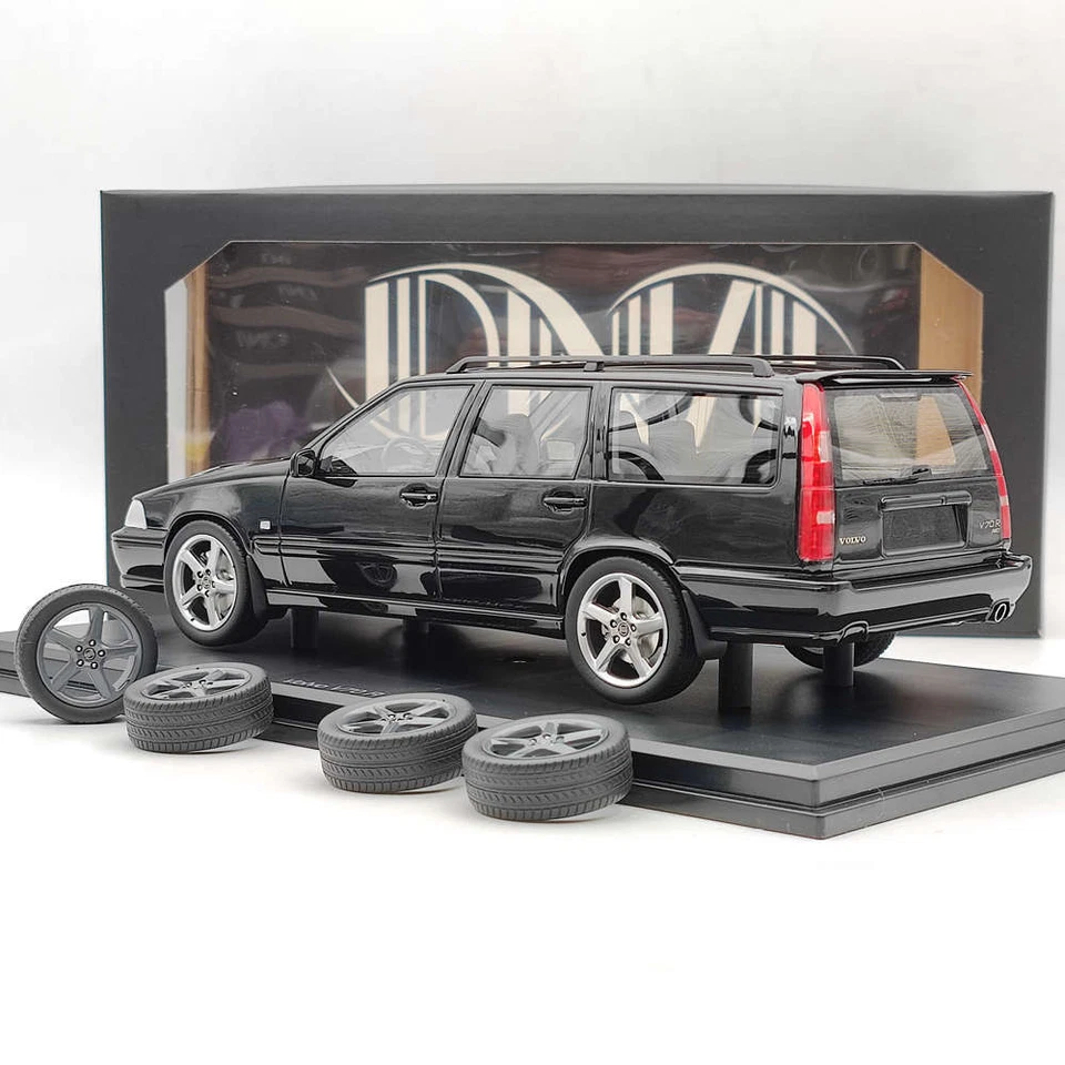DNA Collectibles 1/18 VOLVO V70 R P80 1998 DNA000232 Model Car Limited Black - Image 3 of 4