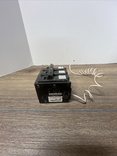 Siemens Q24000S01- 2 Pole- 40a- 60Hz- YF6662- Shunt Trip Pole- Refurbished - Picture 7 of 7